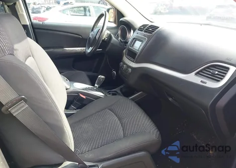 2017 Dodge Journey Crossroad z USA, uszkodzony, nr VIN 3C4PDCGG9HT625907